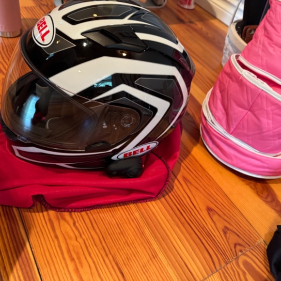 Bell Qualifier Full-Face Motorcycle Helmet with Bluetooth | Black & White | Size - Picture 2 of 4